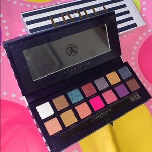 Anastasia Riviera BNIB SHIPS TODAY